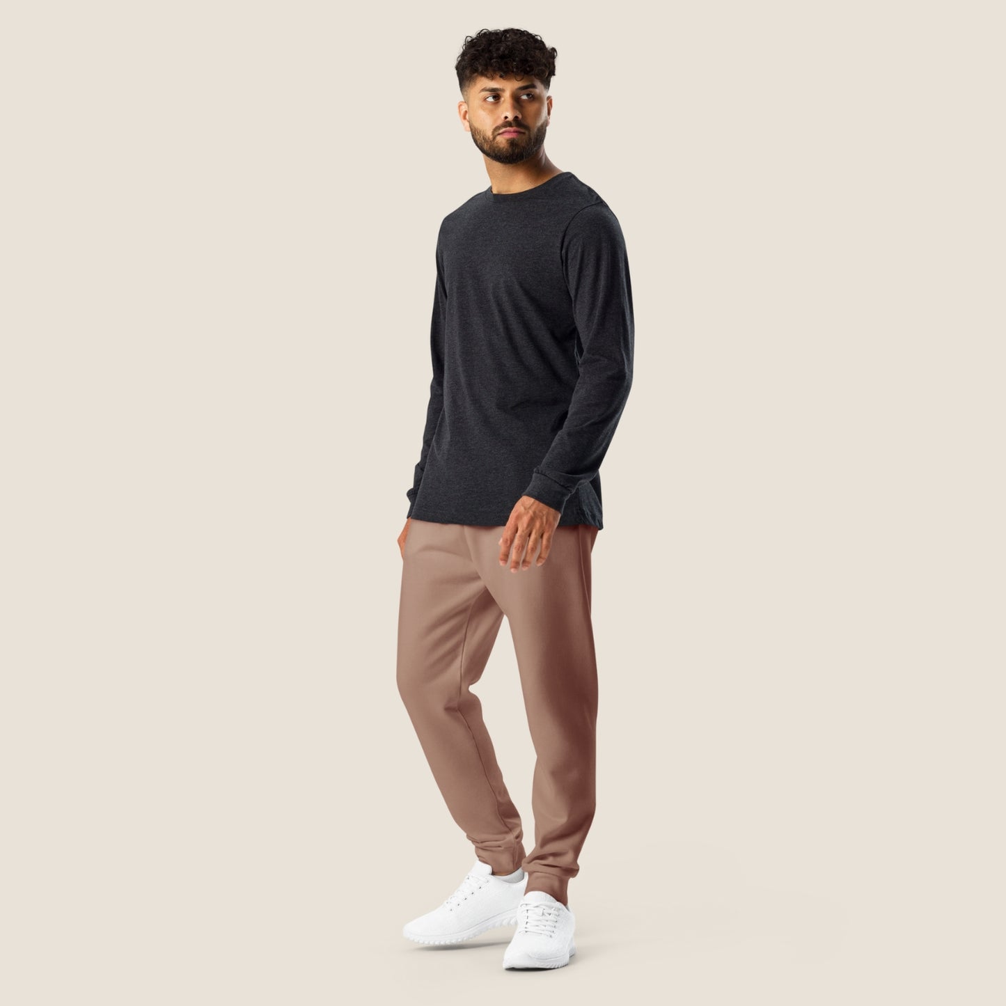 recycled men jogger in mocha mousse