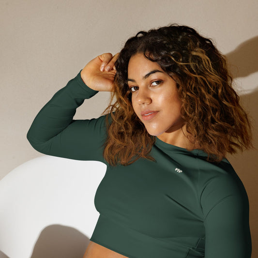 DEEP MOVE Long Sleeve Layer in forest green, sustainable activewear inspired by nature.