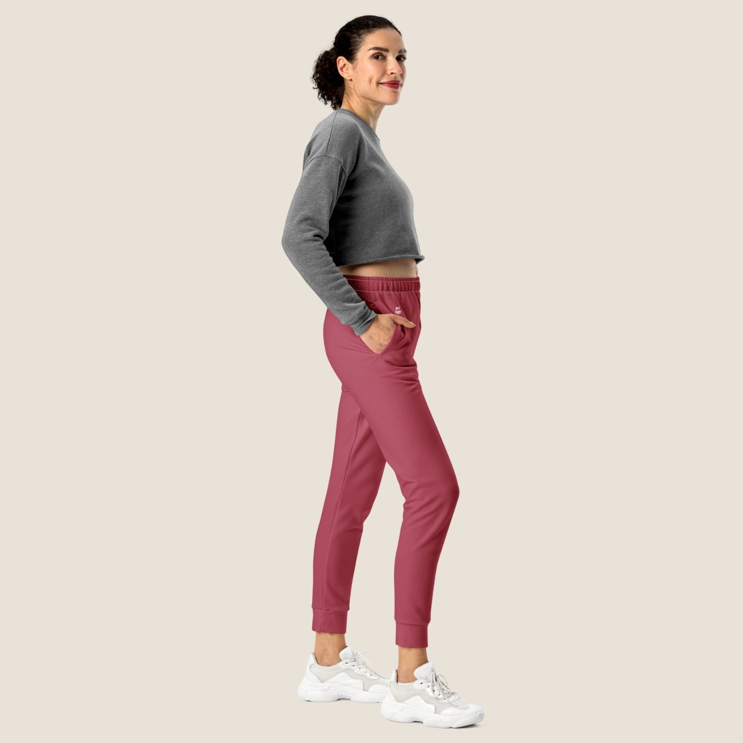 recycled woman jogger in hippie pink
