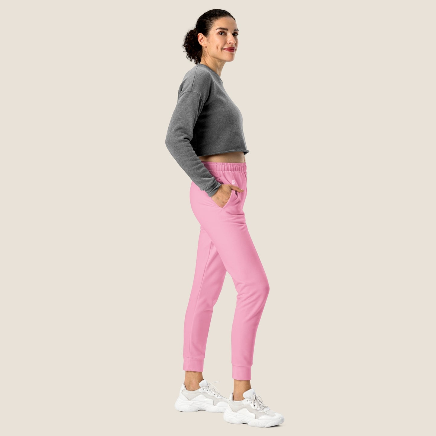 recycled woman jogger in pink