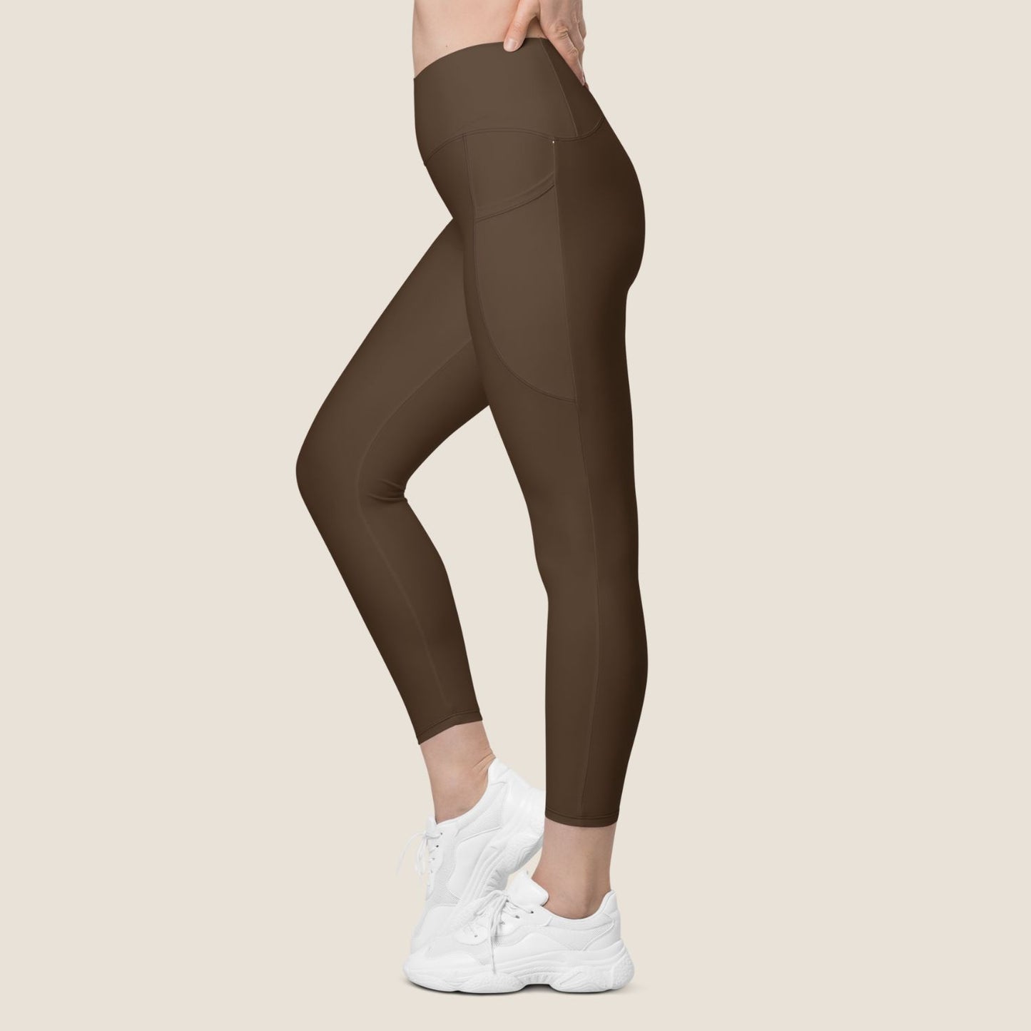 High-rise UNSEEN MOVE Leggings in espresso brown, eco-conscious design for everyday movement.