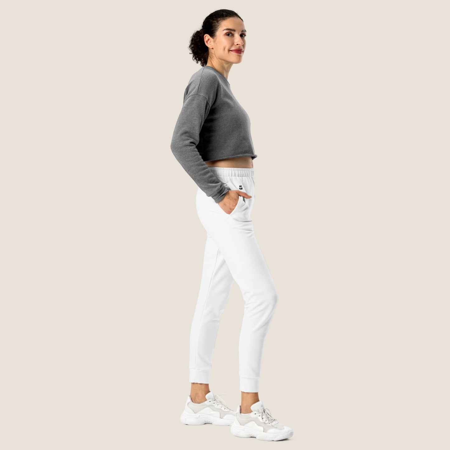 recycled woman jogger in white