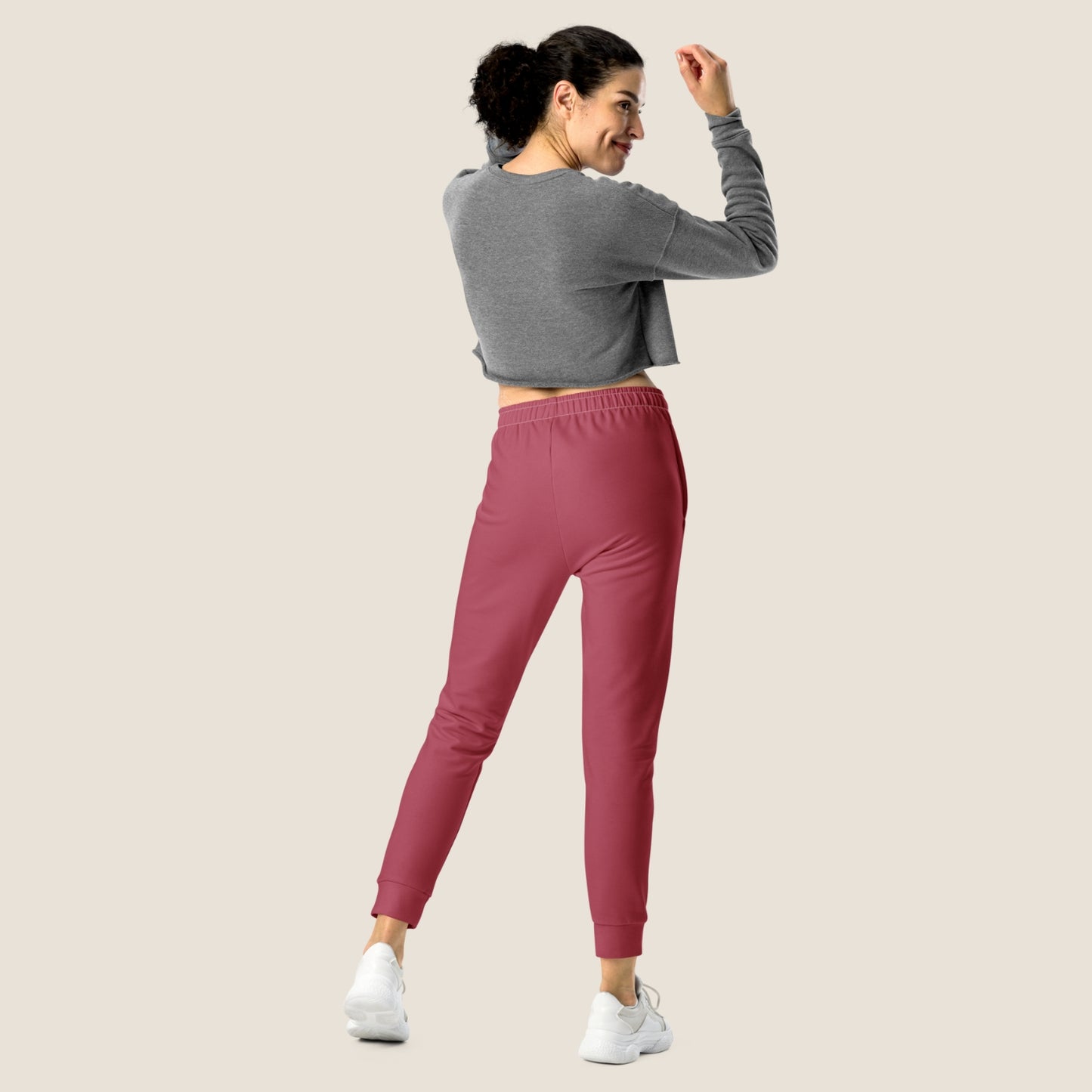 recycled woman jogger in hippie pink