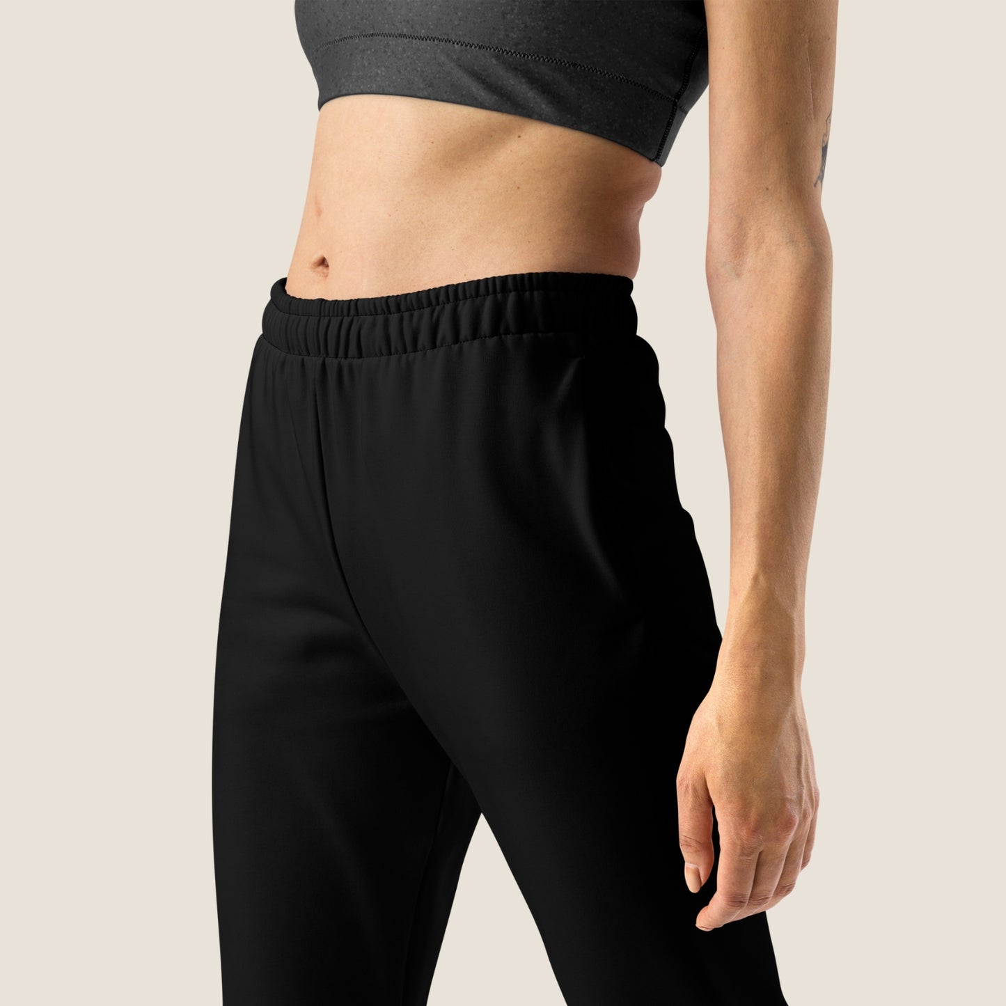 recycled woman jogger in black