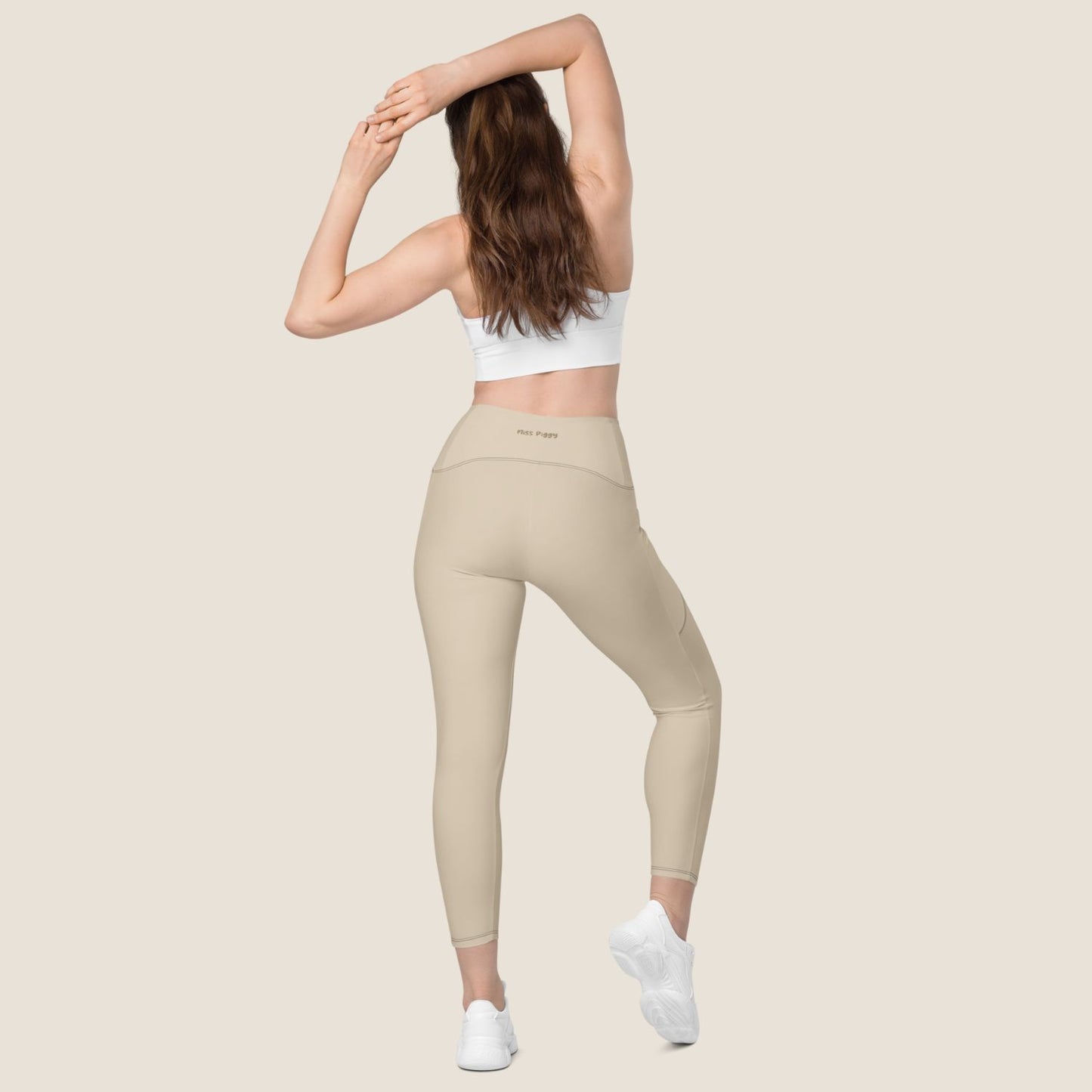 CALM MOVE Leggings in desert beige, soft recycled fabric made for calm energy.