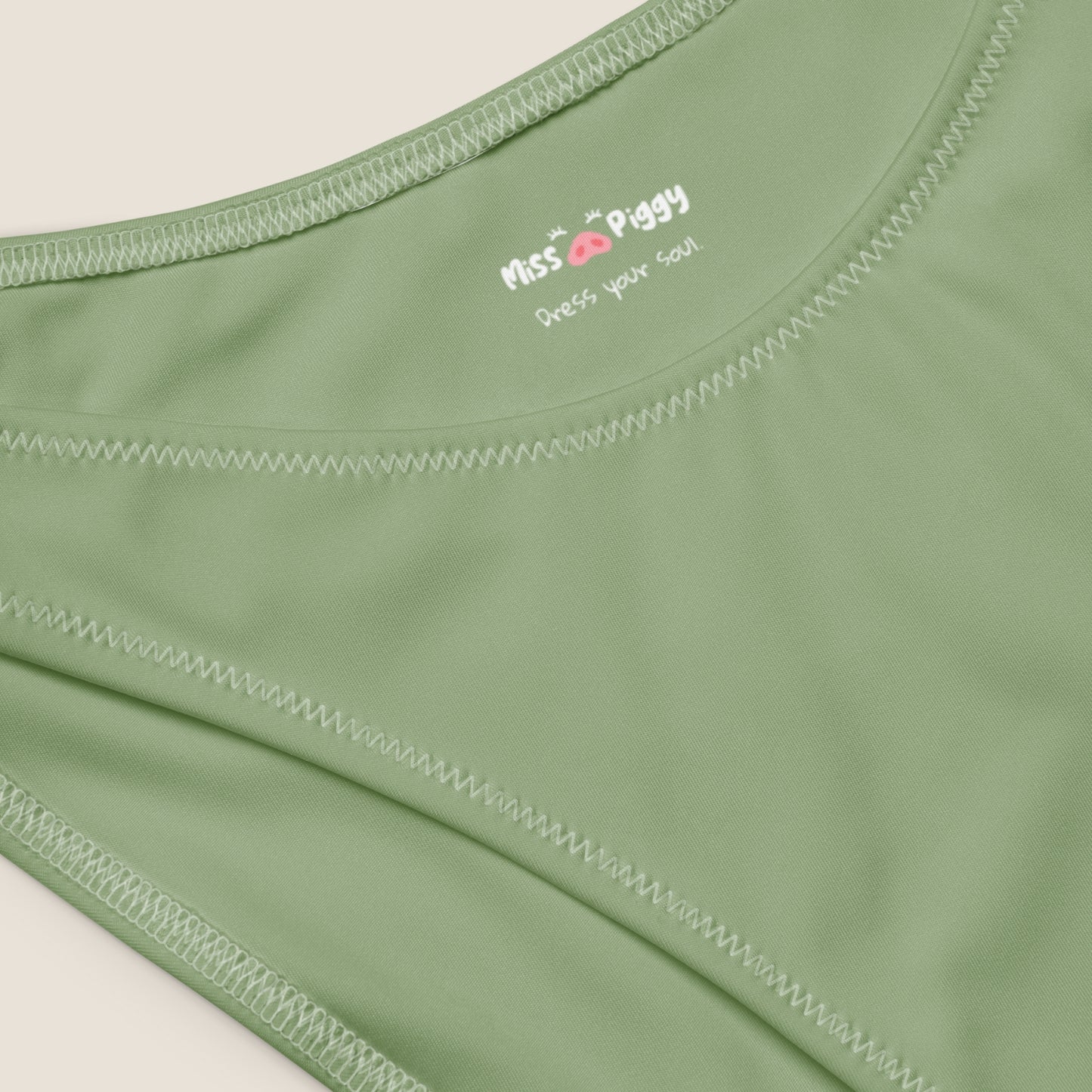 V-cut bikini bottom from the GRACE capsule - designed for comfort, movement and quiet confidence. Made from recycled materials.
