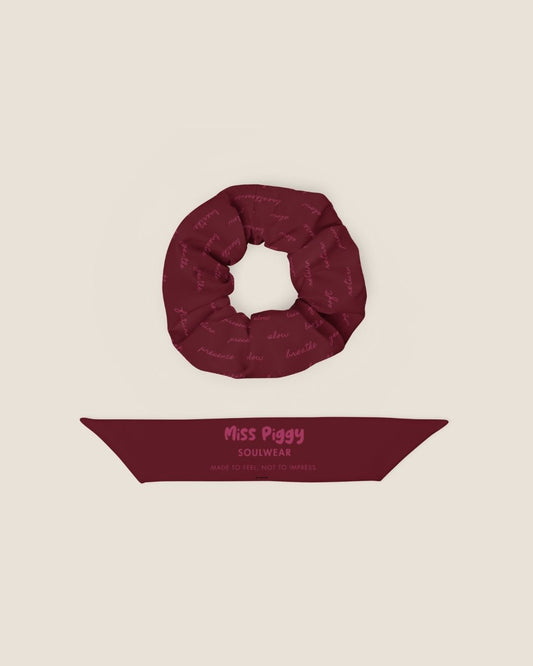 MESSAGE recycled scrunchie in burgundy by Miss Piggy – Soulwear.