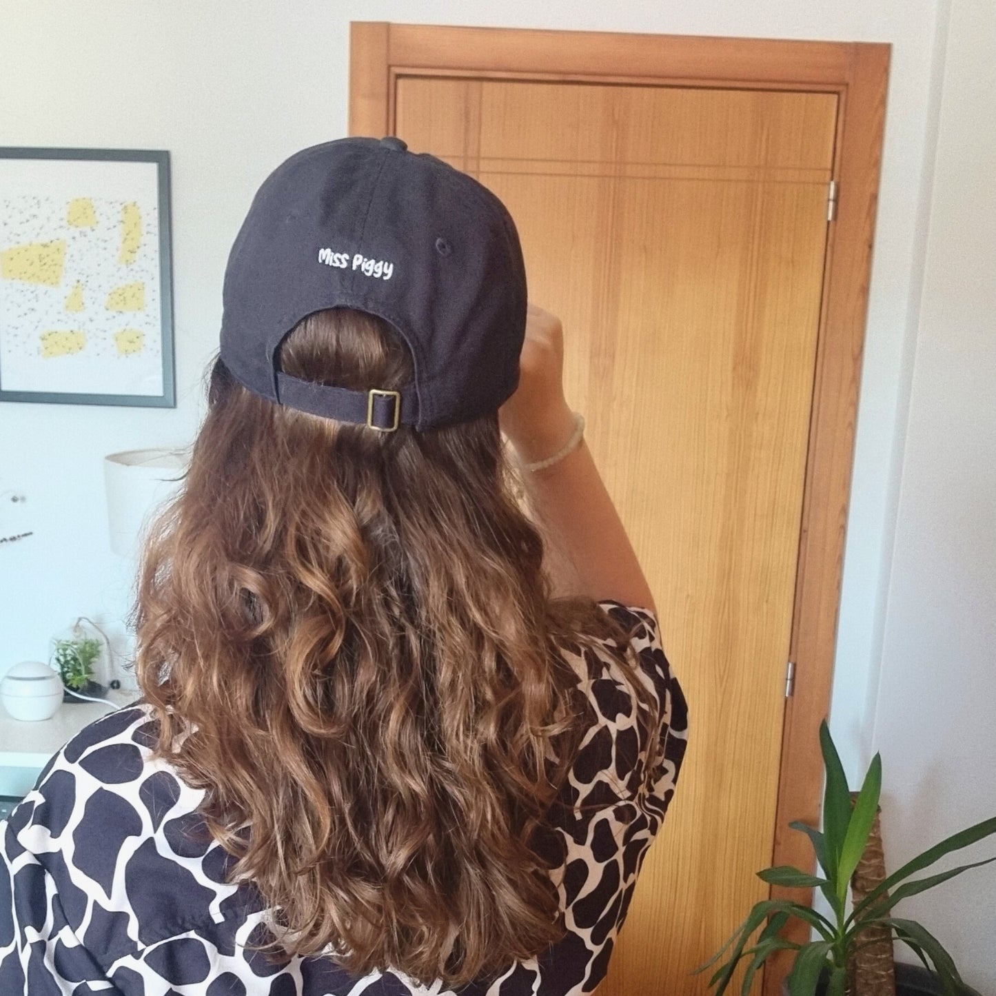 UNSEEN organic cap by Miss Piggy – sustainable soulwear accessory in black
