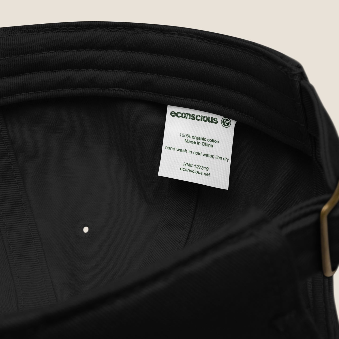 UNSEEN organic cap by Miss Piggy – sustainable soulwear accessory in black