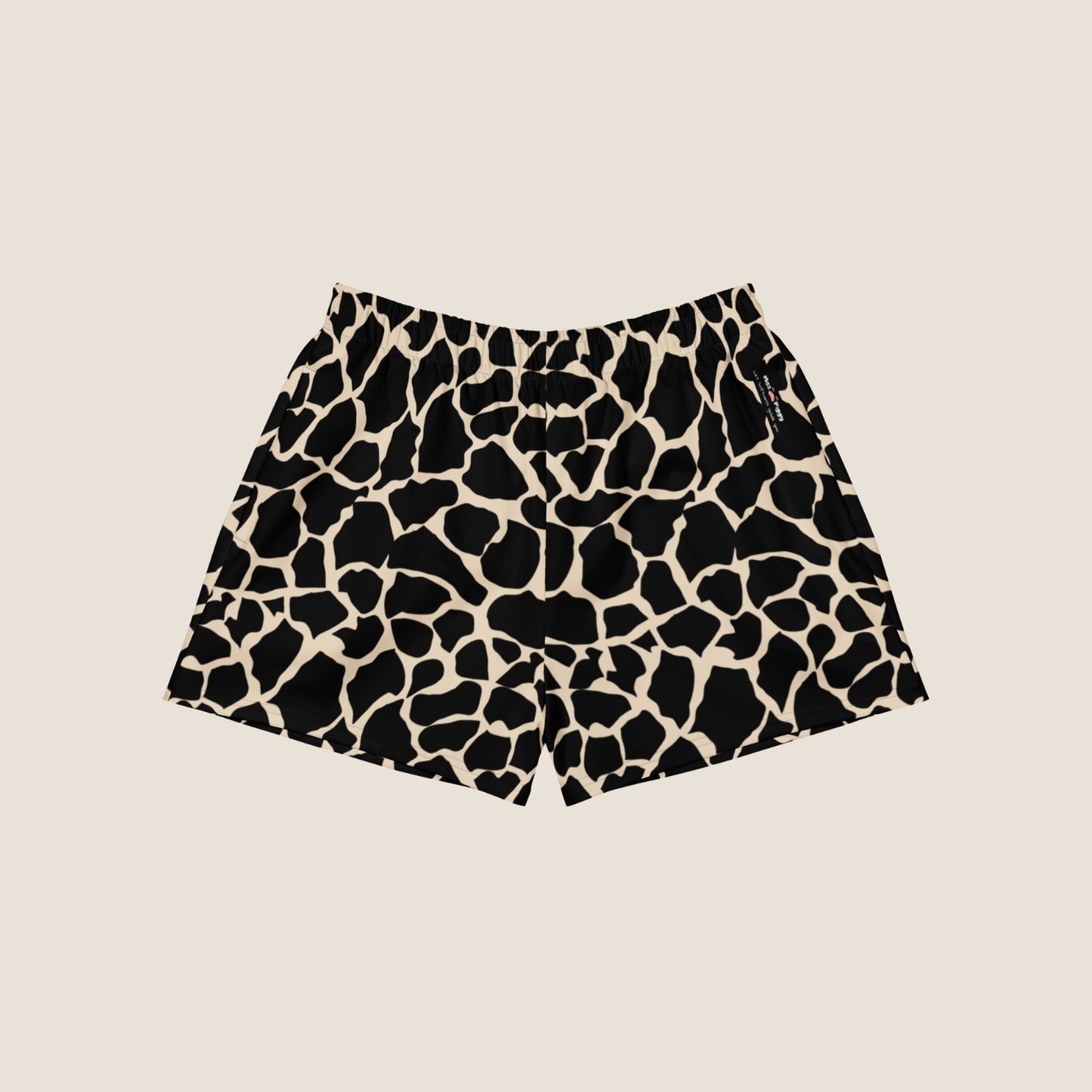 UNSEEN recycled shorts by Miss Piggy – light, conscious summer staple