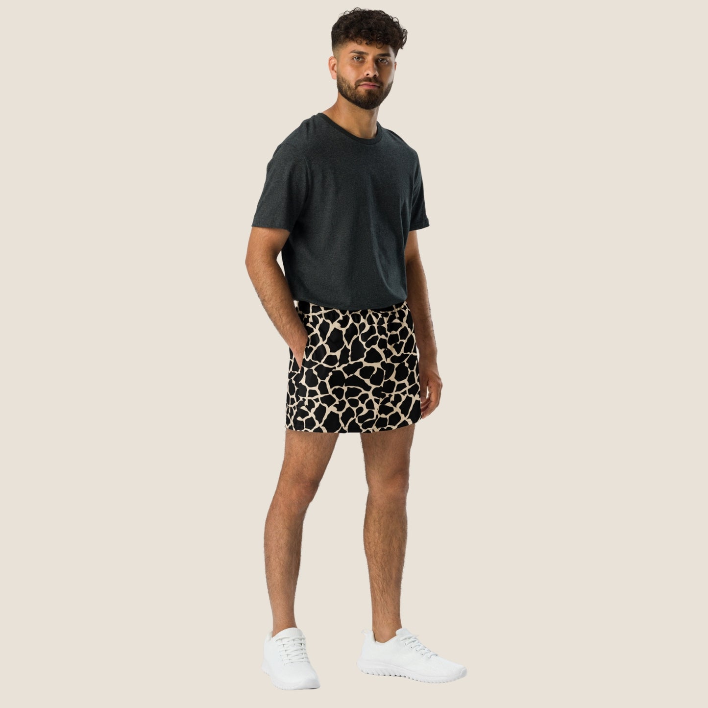 UNSEEN recycled shorts by Miss Piggy – light, conscious summer staple