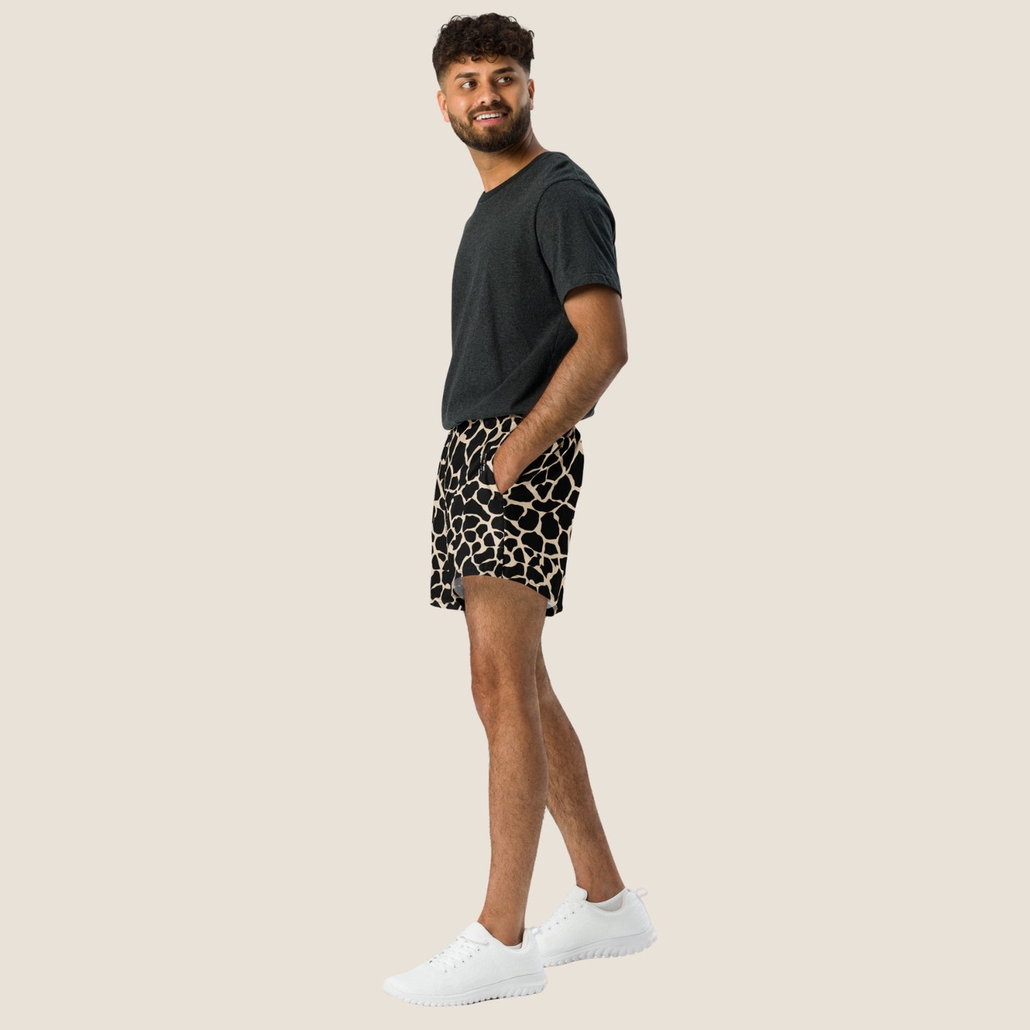 UNSEEN recycled shorts by Miss Piggy – light, conscious summer staple