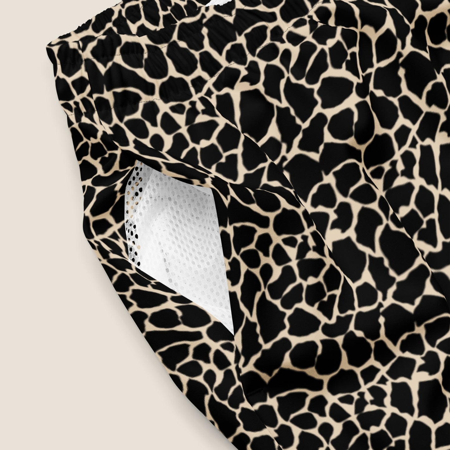 UNSEEN recycled swim shorts by Miss Piggy – light, sustainable men’s swimwear