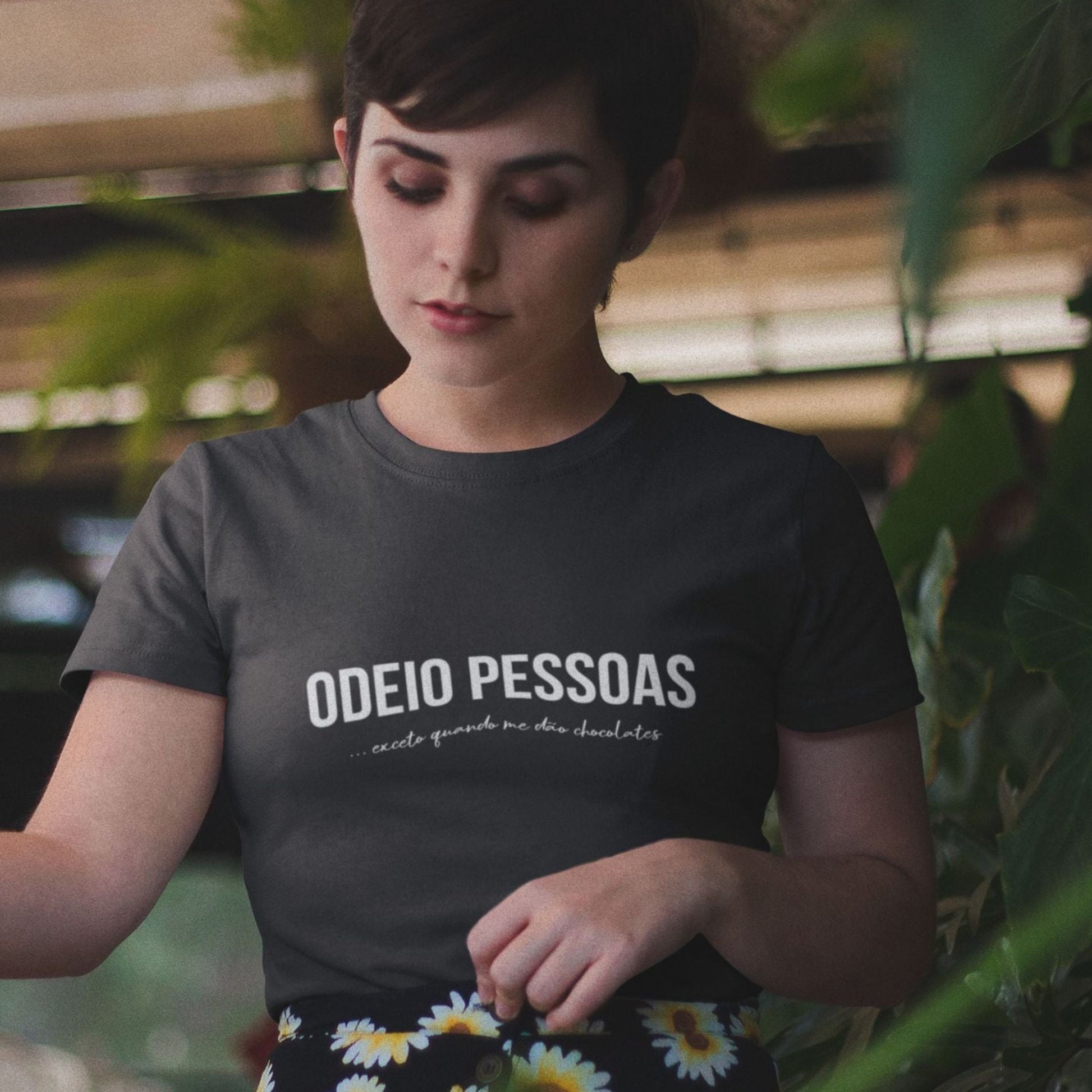 BLACK ODEIO PESSOAS (CHOCOLATES) Organic T-shirt