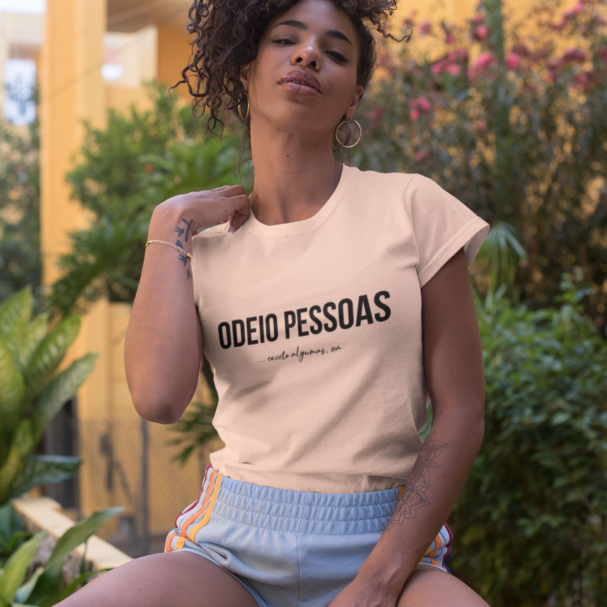 PEACH ODEIO PESSOAS (ALGUMAS) Organic T-shirt