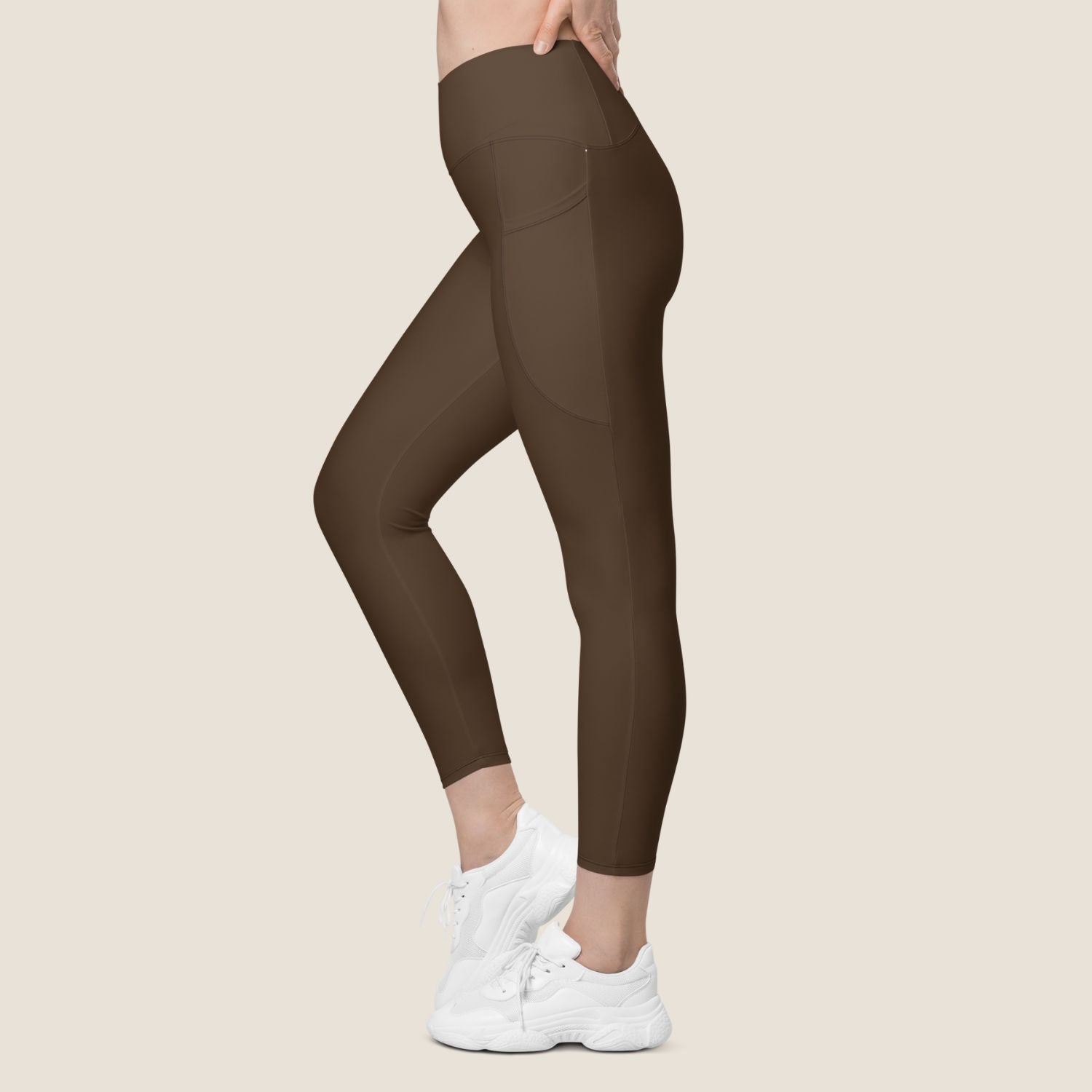 High-rise UNSEEN MOVE Leggings in espresso brown, eco-conscious design for everyday movement.