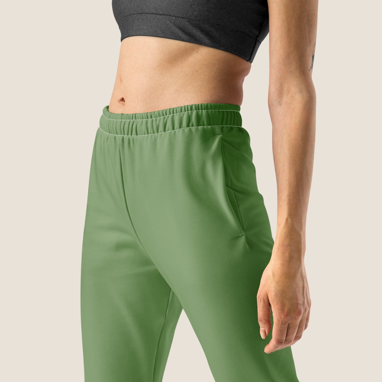 recycled woman jogger in tendril green