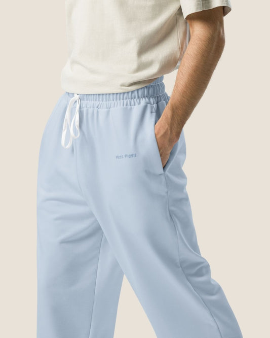 MISS PIGGY BASIC WIDE SWEATPANTS in baby blue with blue print, made from recycled materials.