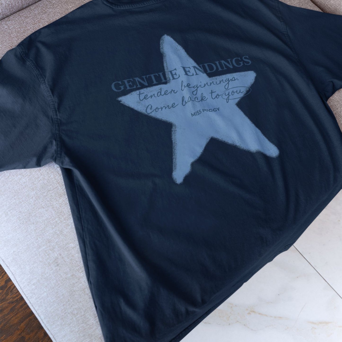 GENTLE ENDINGS ORGANIC T-SHIRT navy | blue