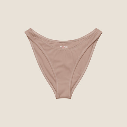 V-cut bikini bottom from the MALVA capsule - designed for comfort, movement and quiet confidence. Made from recycled materials.