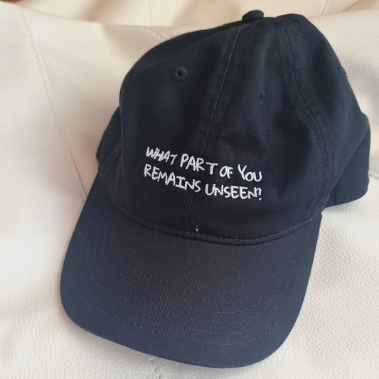 UNSEEN organic cap by Miss Piggy – sustainable soulwear accessory in black