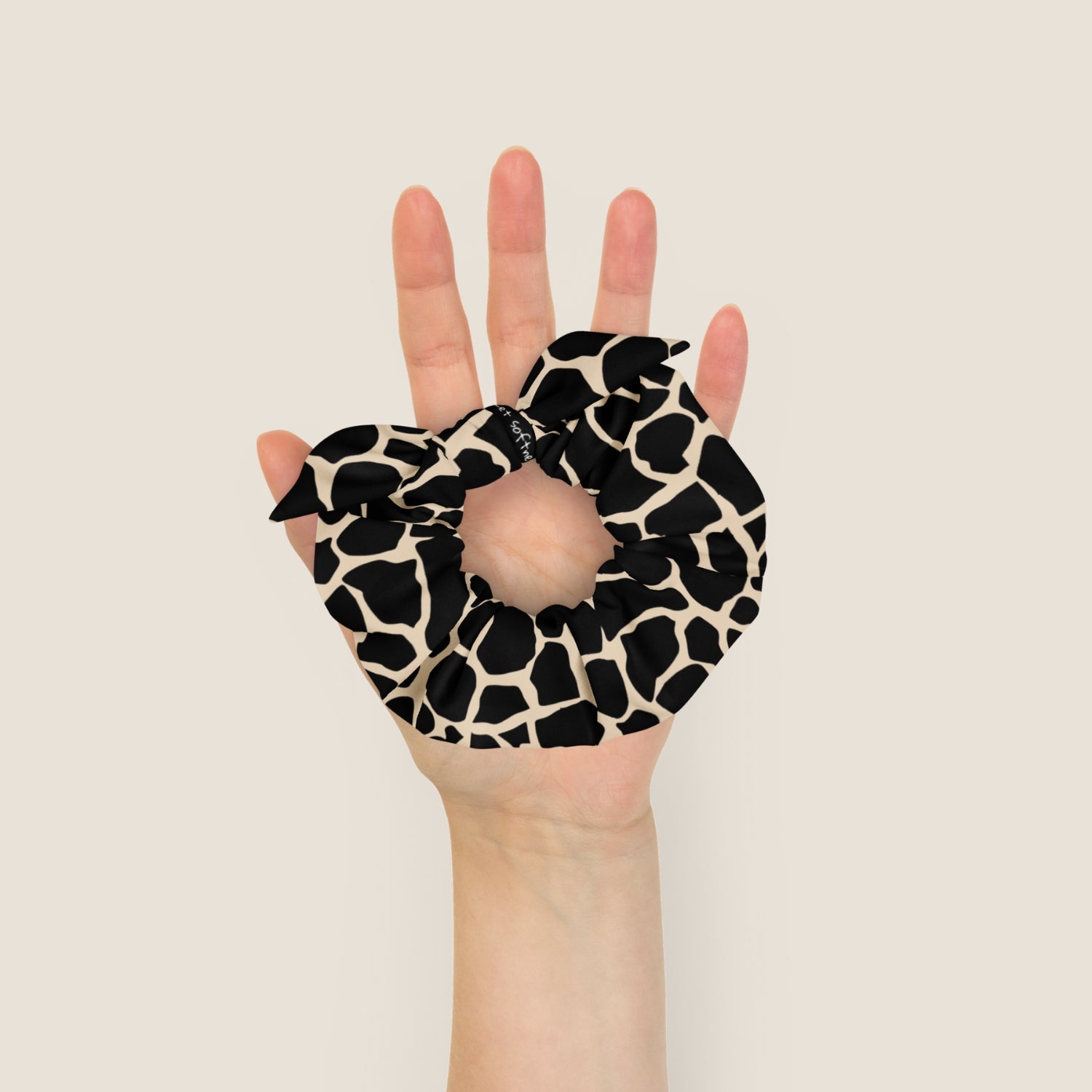 UNSEEN scrunchie by Miss Piggy – recycled hair accessory with summer soul