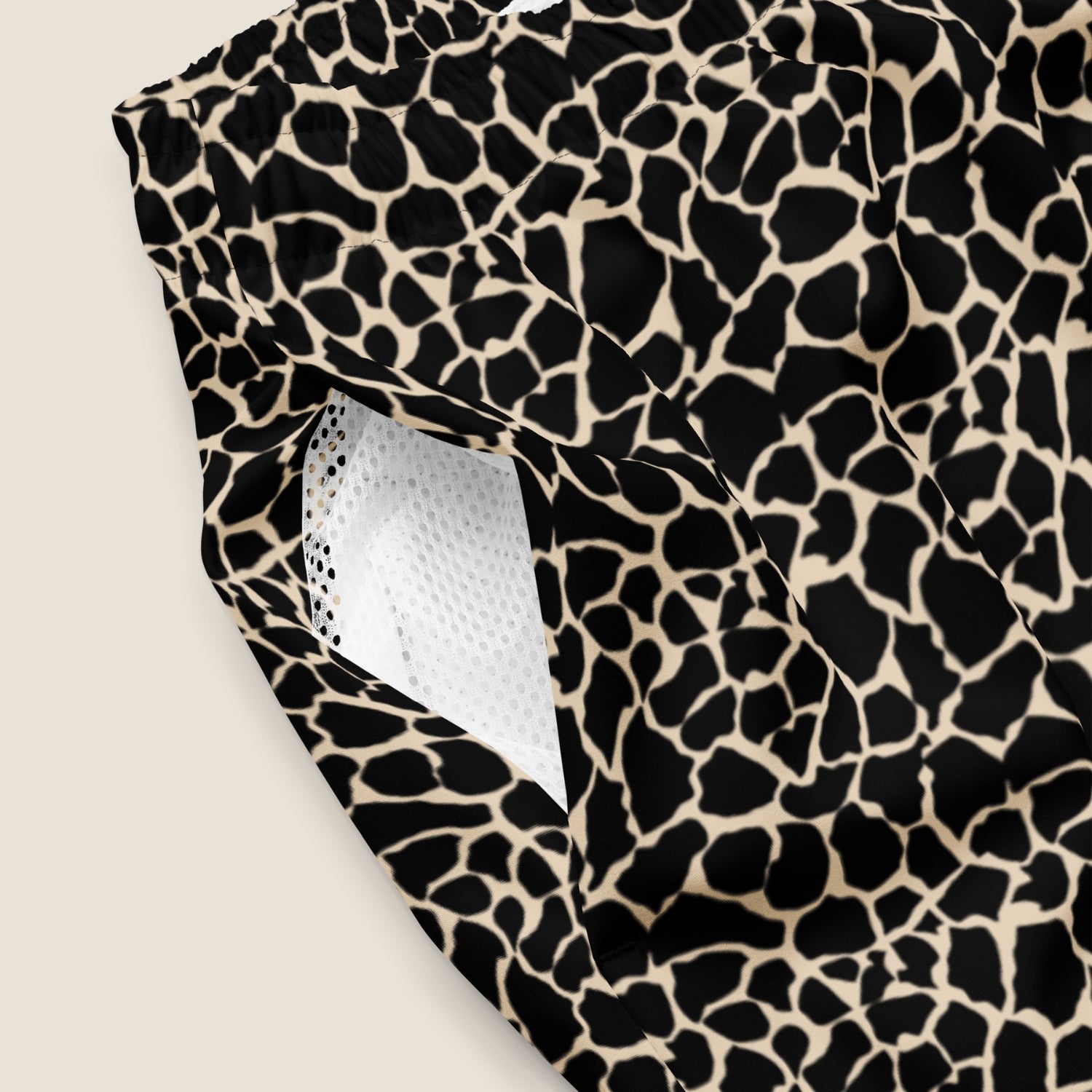UNSEEN recycled swim shorts by Miss Piggy – light, sustainable men’s swimwear