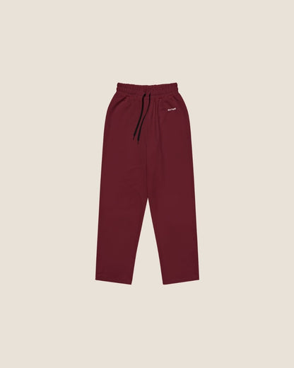 MISS PIGGY BASIC WIDE SWEATPANTS in burgundy with white print, made from recycled materials.