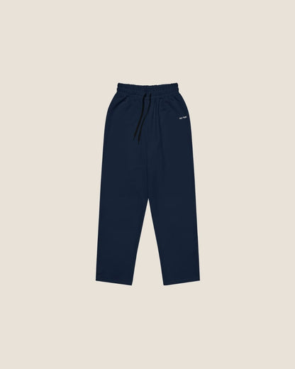 MISS PIGGY BASIC WIDE SWEATPANTS in navy with off-white print, made from recycled materials.